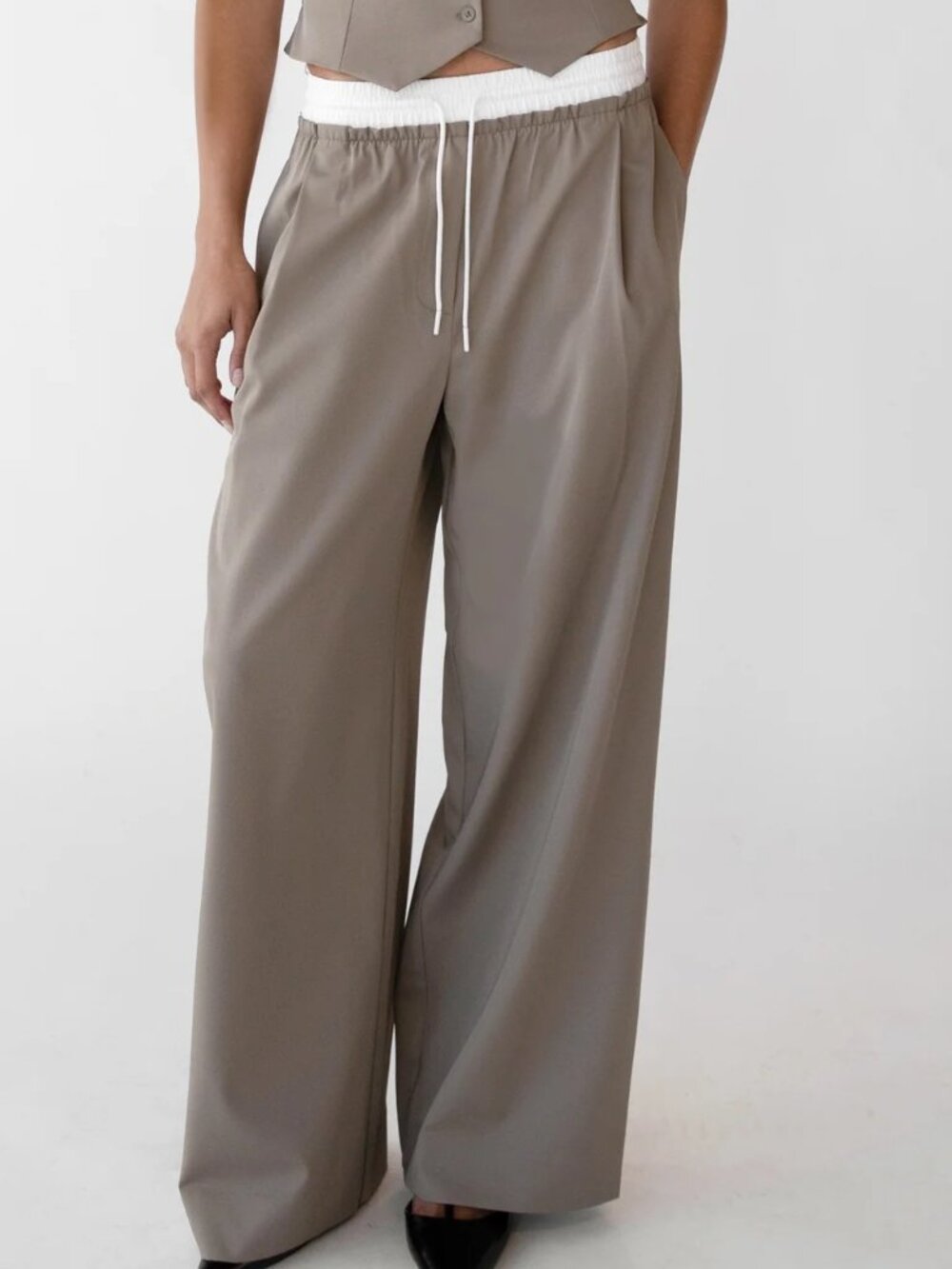 Oak and Fort Exposed Drawstring Waist Trouser
